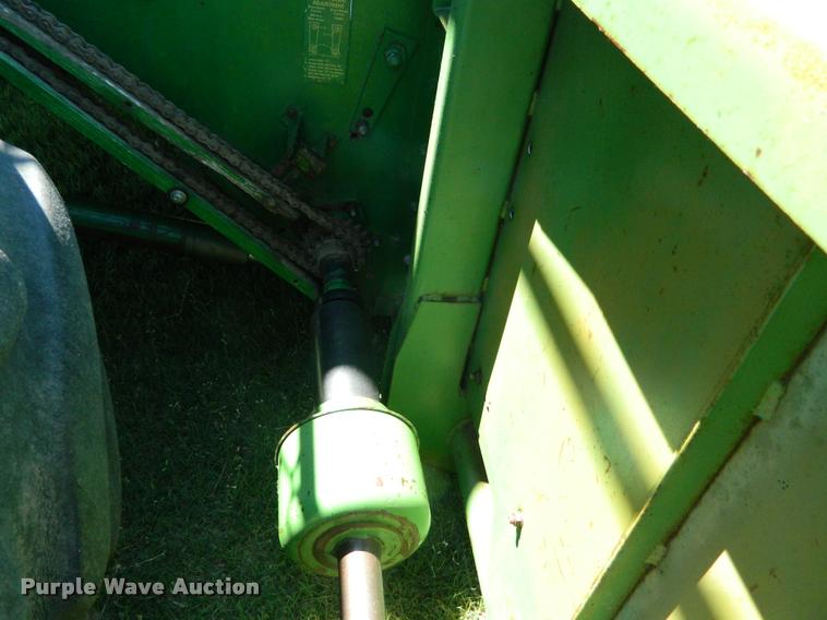 image for item DB1039 1982 John Deere 7720 combine