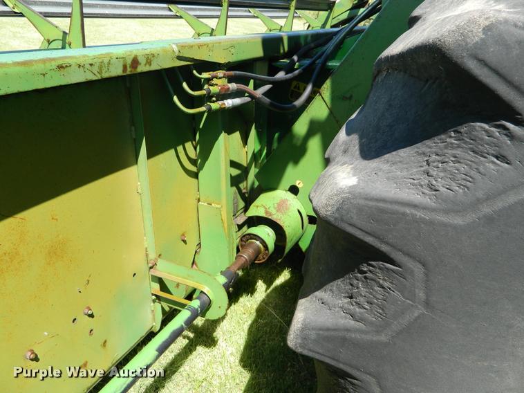 image for item DB1039 1982 John Deere 7720 combine