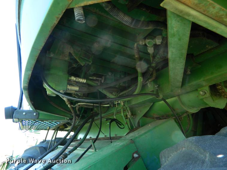 image for item DB1039 1982 John Deere 7720 combine