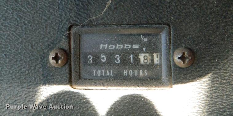 image for item DB1039 1982 John Deere 7720 combine