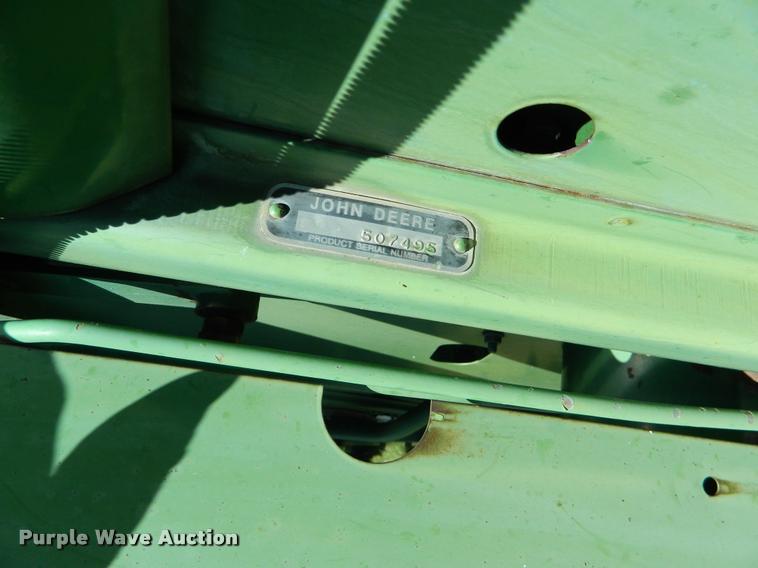 image for item DB1039 1982 John Deere 7720 combine