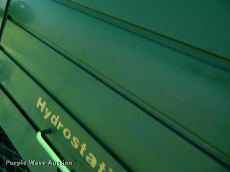 image for item DB1039 1982 John Deere 7720 combine