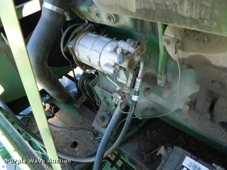 image for item DB1039 1982 John Deere 7720 combine