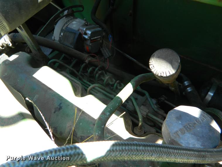 image for item DB1039 1982 John Deere 7720 combine