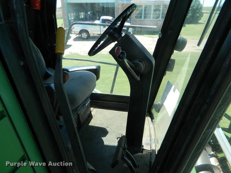 image for item DB1039 1982 John Deere 7720 combine