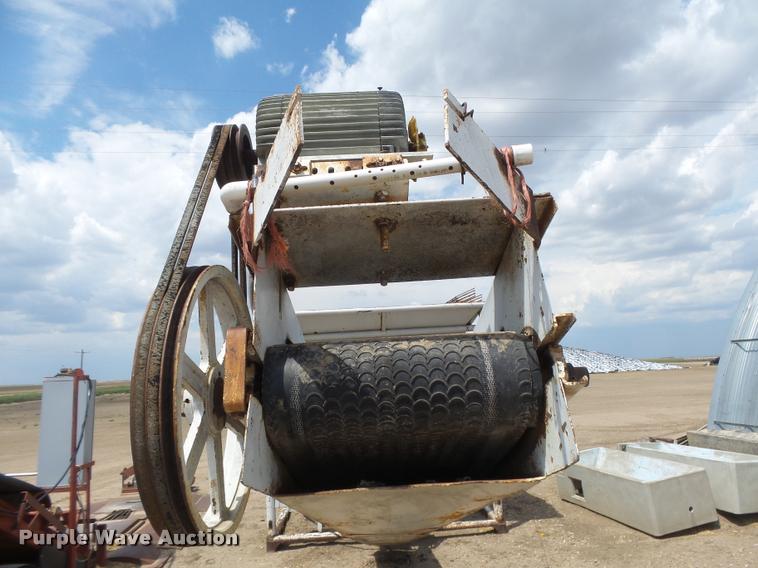 image for item DB2618 Double roller corn grinder mill