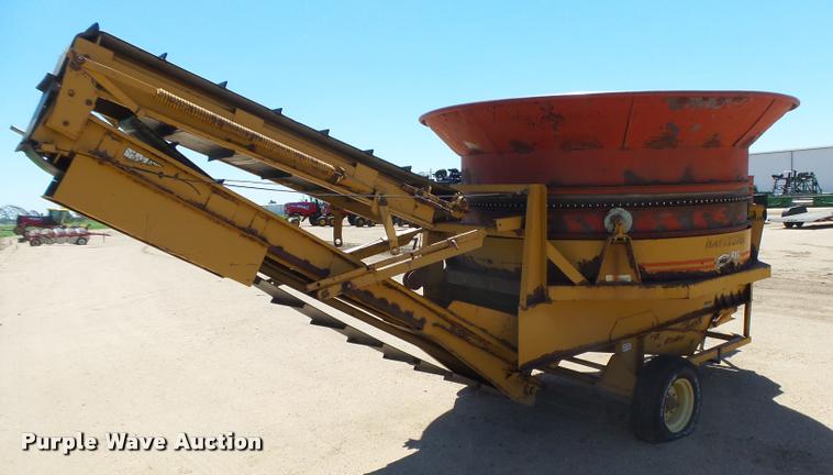 image for item DB2625 HayBuster H1000 bale processor