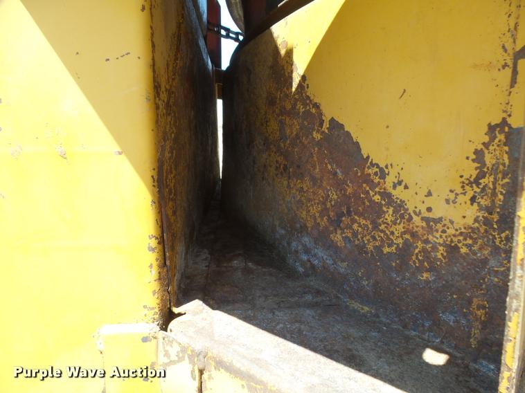 image for item DB2625 HayBuster H1000 bale processor