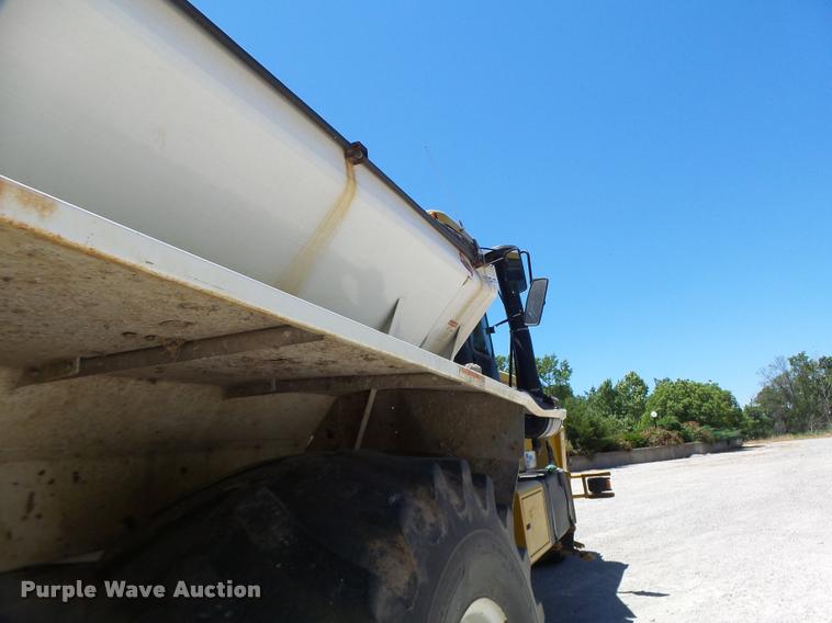 image for item DB5755 2002 Ag-Chem TerraGator 8103 self-propelled applicator