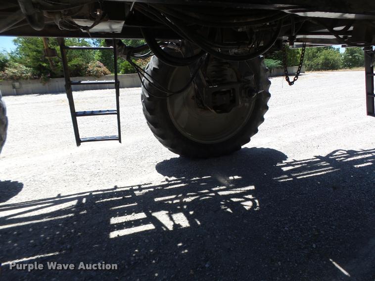 image for item DB5756 2005 Case IH SPX3185 self-propelled sprayer