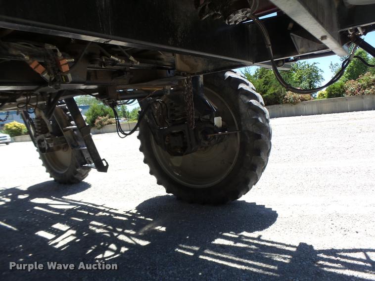 image for item DB5756 2005 Case IH SPX3185 self-propelled sprayer