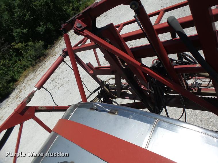 image for item DB5756 2005 Case IH SPX3185 self-propelled sprayer