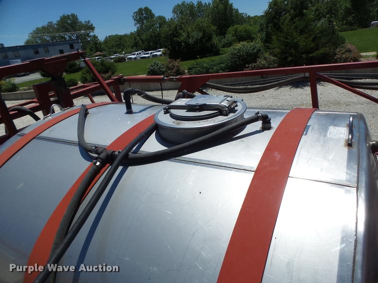 image for item DB5756 2005 Case IH SPX3185 self-propelled sprayer