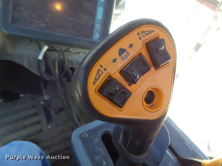 image for item DB5756 2005 Case IH SPX3185 self-propelled sprayer