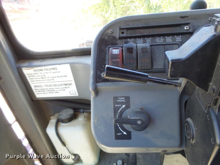 image for item DB5756 2005 Case IH SPX3185 self-propelled sprayer