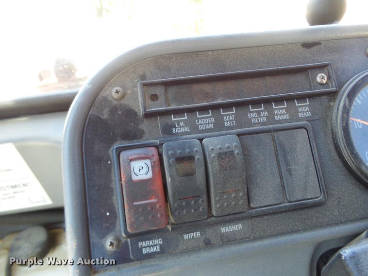 image for item DB5756 2005 Case IH SPX3185 self-propelled sprayer