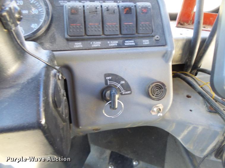 image for item DB5756 2005 Case IH SPX3185 self-propelled sprayer