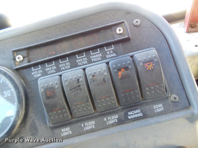 image for item DB5756 2005 Case IH SPX3185 self-propelled sprayer