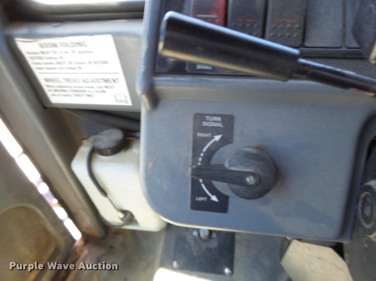 image for item DB5756 2005 Case IH SPX3185 self-propelled sprayer