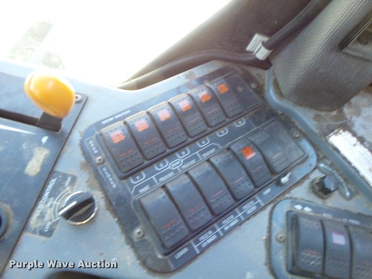 image for item DB5756 2005 Case IH SPX3185 self-propelled sprayer