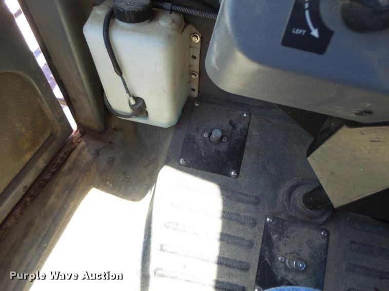 image for item DB5756 2005 Case IH SPX3185 self-propelled sprayer