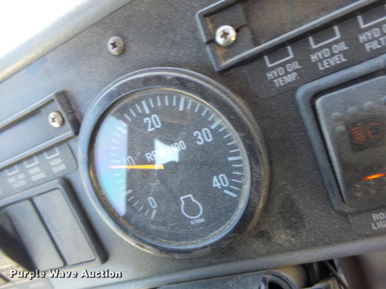 image for item DB5756 2005 Case IH SPX3185 self-propelled sprayer