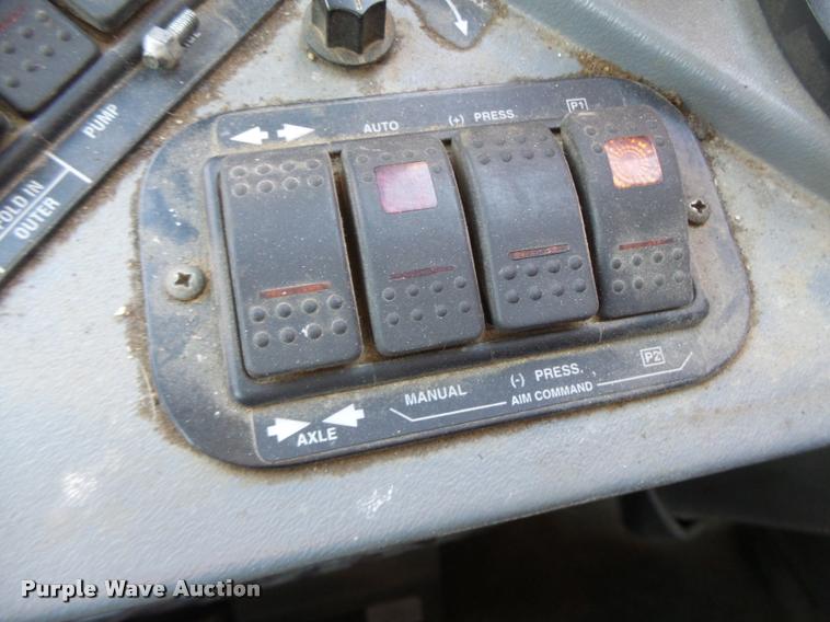 image for item DB5756 2005 Case IH SPX3185 self-propelled sprayer