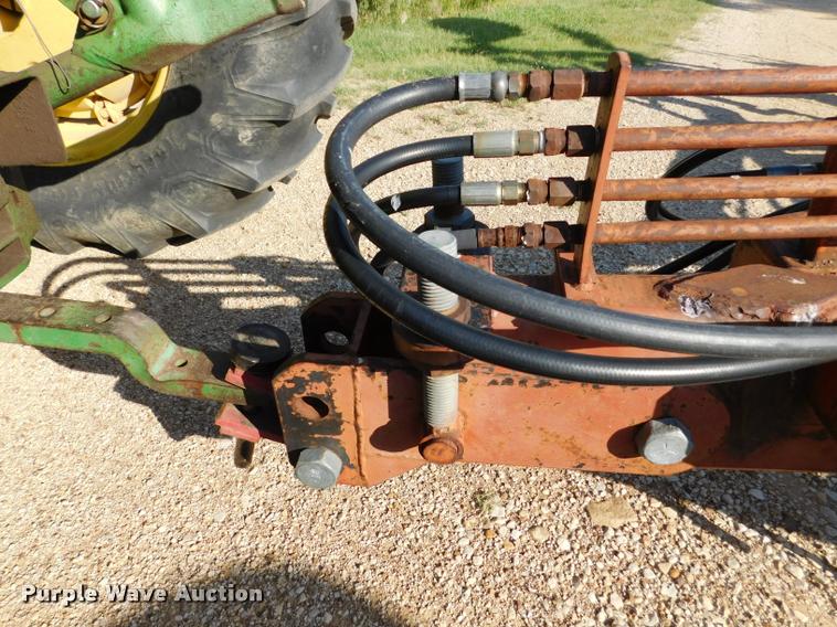 image for item DB9479 Sunflower 80J5-24 sweep plow