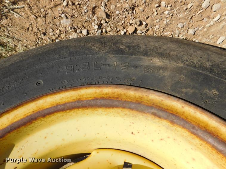 image for item DB9479 Sunflower 80J5-24 sweep plow