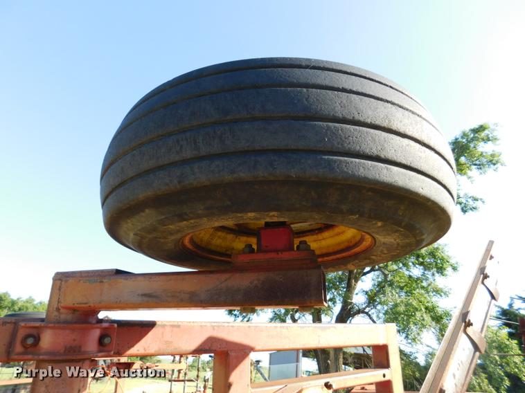 image for item DB9479 Sunflower 80J5-24 sweep plow