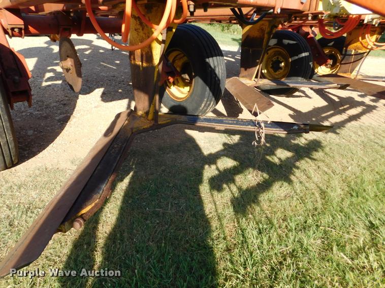 image for item DB9479 Sunflower 80J5-24 sweep plow