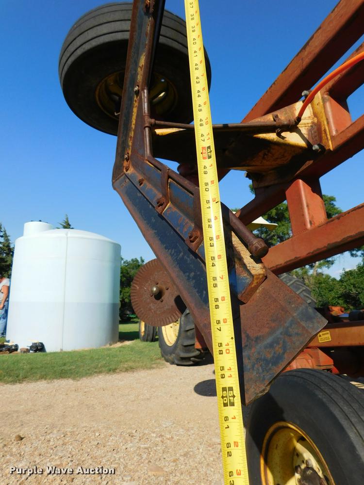 image for item DB9479 Sunflower 80J5-24 sweep plow