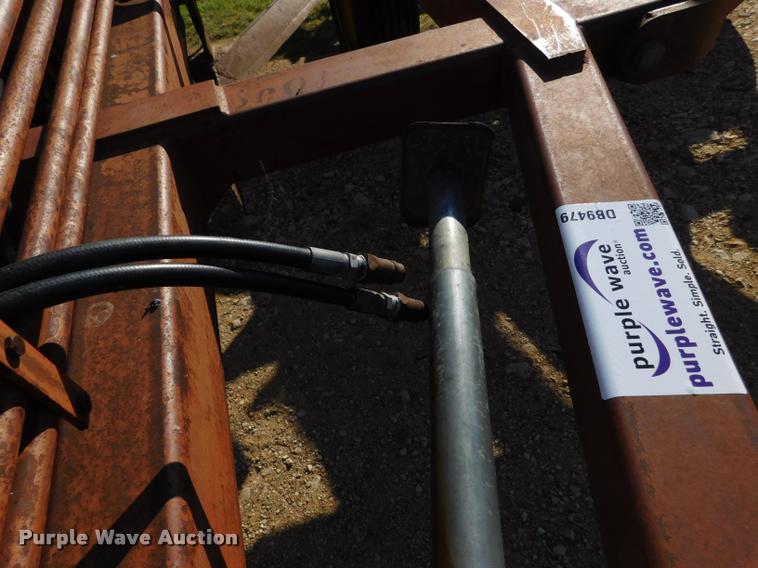 image for item DB9479 Sunflower 80J5-24 sweep plow