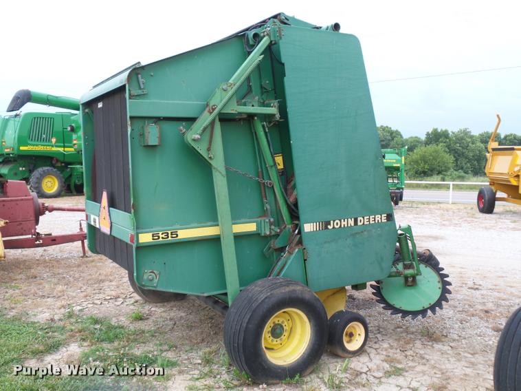 image for item DJ9603 1989 John Deere 535 round baler