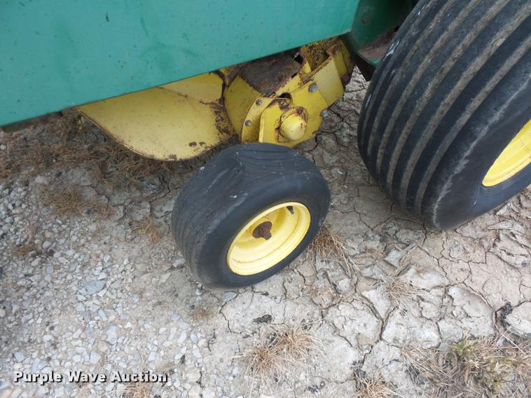 image for item DJ9603 1989 John Deere 535 round baler