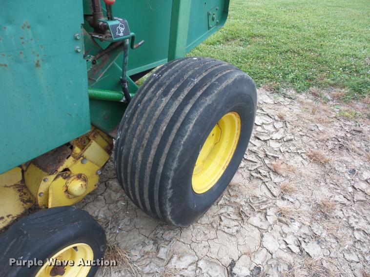 image for item DJ9603 1989 John Deere 535 round baler