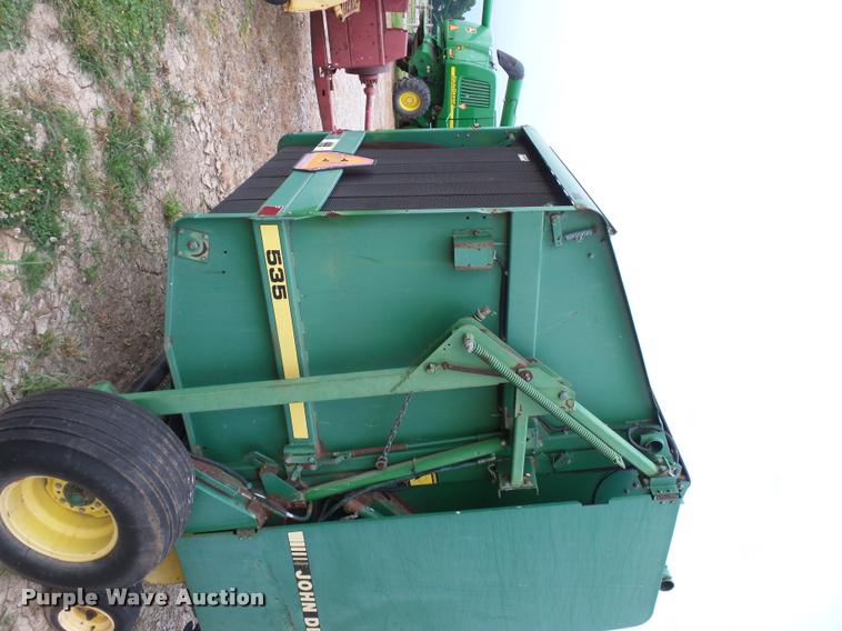 image for item DJ9603 1989 John Deere 535 round baler
