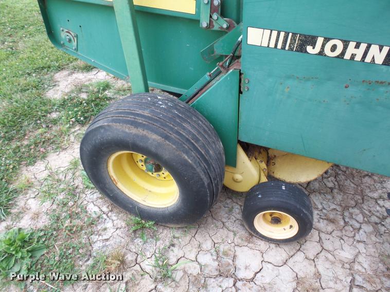 image for item DJ9603 1989 John Deere 535 round baler