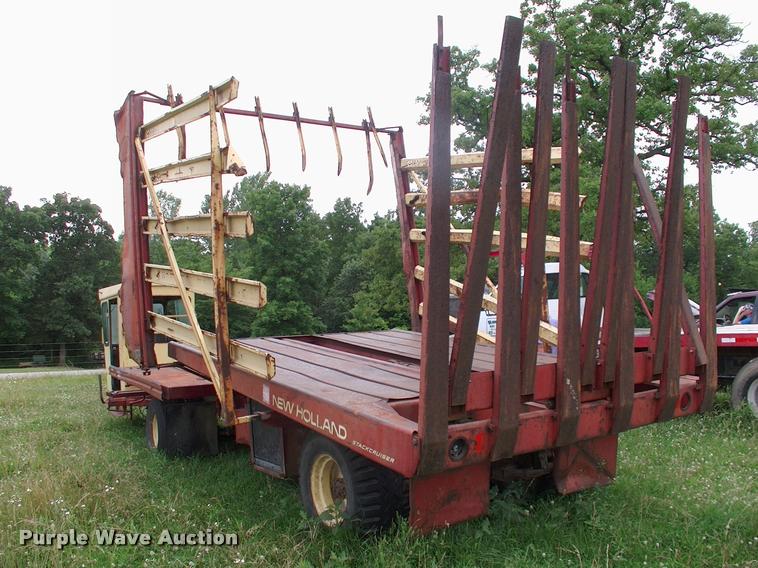image for item DK9696 New Holland Stack Cruiser 1069 bale wagon