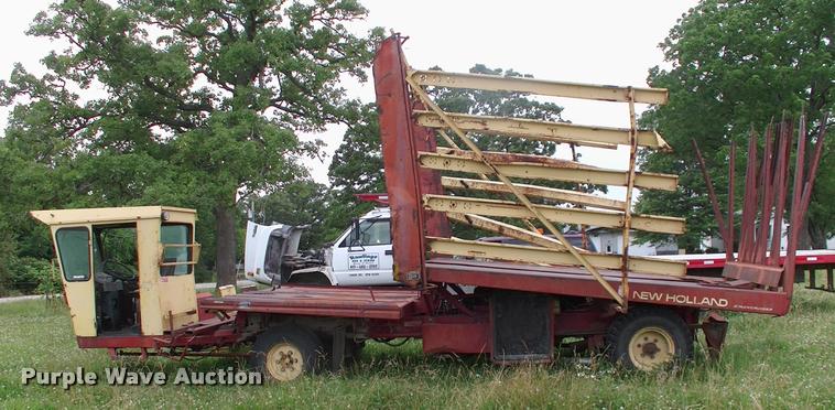 image for item DK9696 New Holland Stack Cruiser 1069 bale wagon