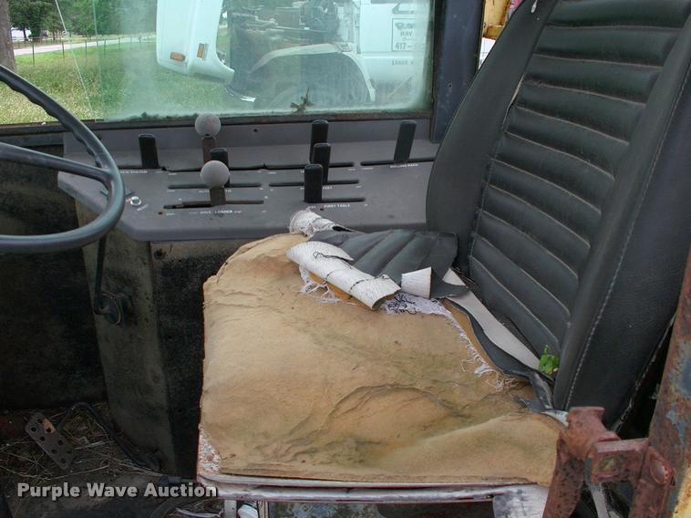 image for item DK9696 New Holland Stack Cruiser 1069 bale wagon