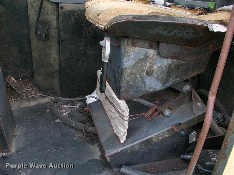 image for item DK9696 New Holland Stack Cruiser 1069 bale wagon