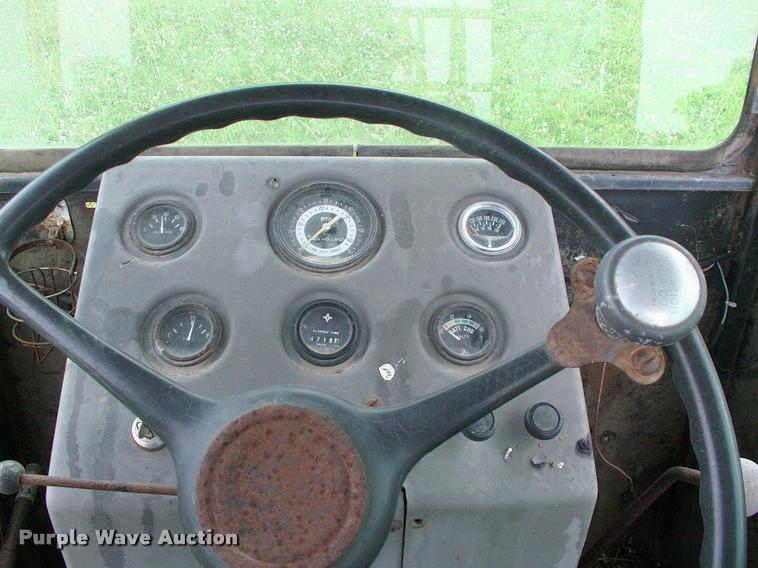 image for item DK9696 New Holland Stack Cruiser 1069 bale wagon