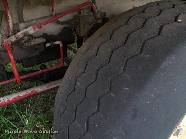 image for item DK9696 New Holland Stack Cruiser 1069 bale wagon