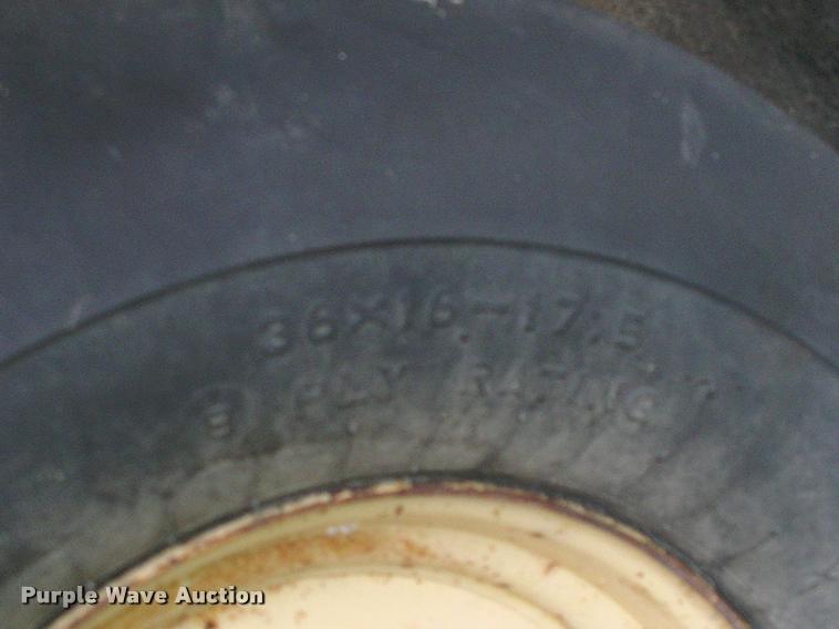 image for item DK9696 New Holland Stack Cruiser 1069 bale wagon