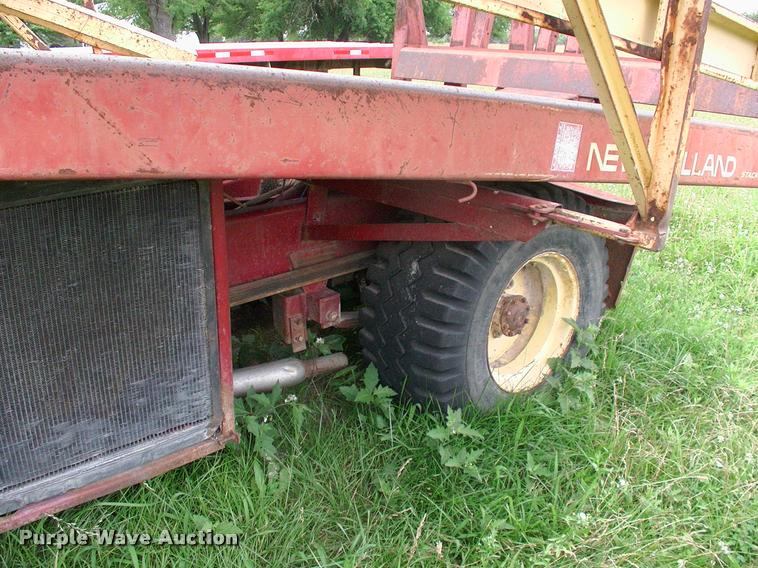 image for item DK9696 New Holland Stack Cruiser 1069 bale wagon