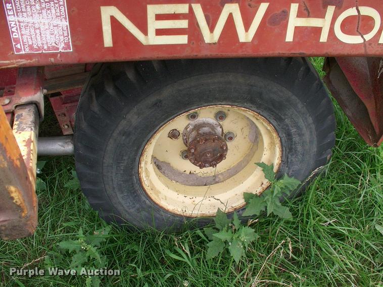 image for item DK9696 New Holland Stack Cruiser 1069 bale wagon