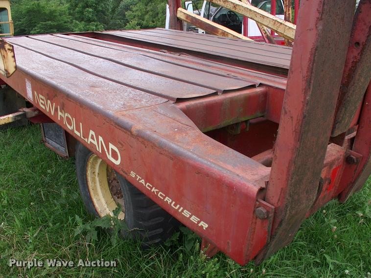 image for item DK9696 New Holland Stack Cruiser 1069 bale wagon