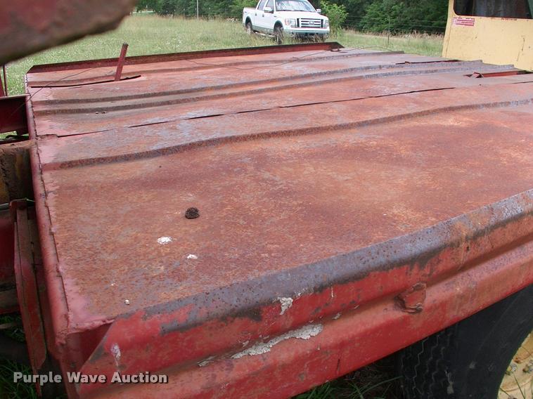 image for item DK9696 New Holland Stack Cruiser 1069 bale wagon