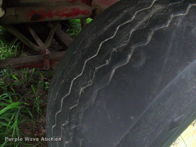 image for item DK9696 New Holland Stack Cruiser 1069 bale wagon